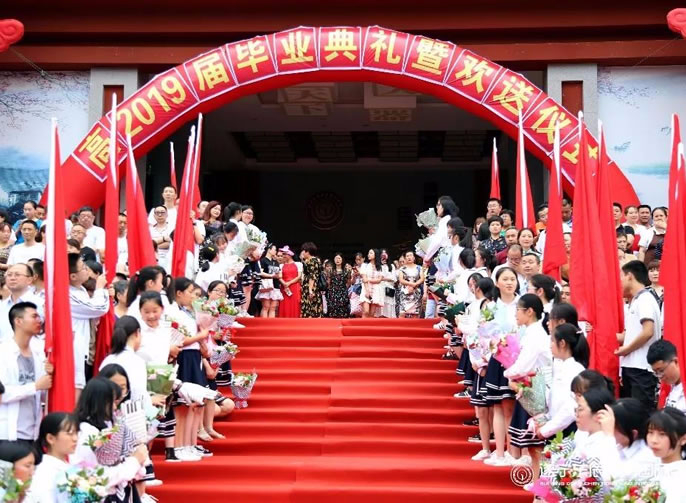 【遂寧東辰】你們再看看學(xué)校，老師再看看你們 | 遂寧東辰高2019屆畢業(yè)歡送會(huì )